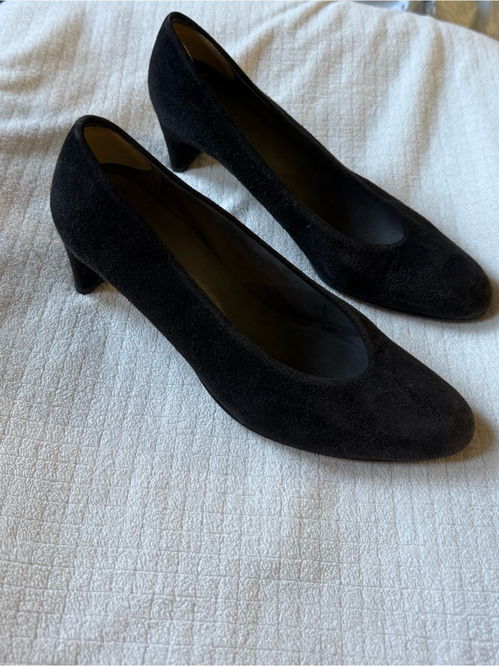 Stuart Weitzman Black Suede Pumps Low Heel Classic Career Shoes